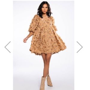 BABYDOLL MINI DRESS IN CARAMEL